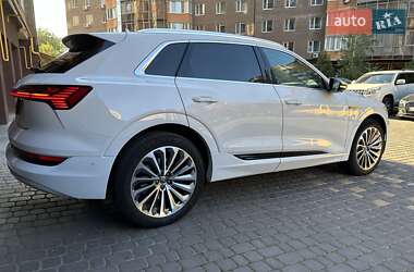 Внедорожник / Кроссовер Audi e-tron 2019 в 