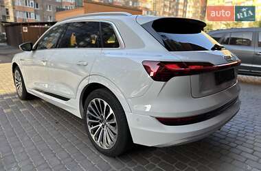 Внедорожник / Кроссовер Audi e-tron 2019 в 