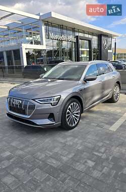 Позашляховик / Кросовер Audi e-tron 2021 в Дніпрі