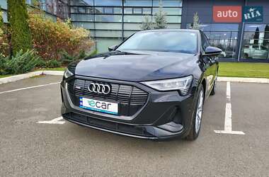 Внедорожник / Кроссовер Audi e-tron 2020 в 
