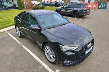 Внедорожник / Кроссовер Audi e-tron 2020 в 