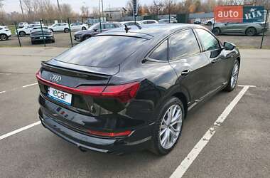 Внедорожник / Кроссовер Audi e-tron 2020 в 