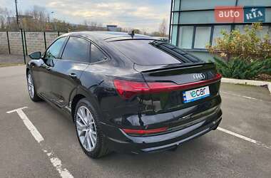 Внедорожник / Кроссовер Audi e-tron 2020 в 