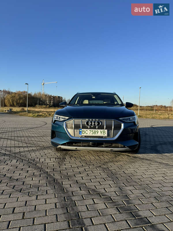 Позашляховик / Кросовер Audi e-tron 2019 в Львові фото 22 Позашляховик / Кросовер Audi e-tron 2019 в Львові
