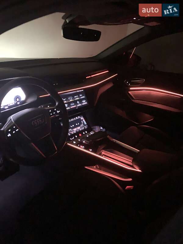 Внедорожник / Кроссовер Audi e-tron 2022 в Ровно