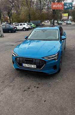 Внедорожник / Кроссовер Audi e-tron 2019 в 