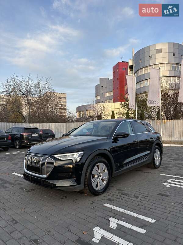 Внедорожник / Кроссовер Audi e-tron 2021 в Киеве