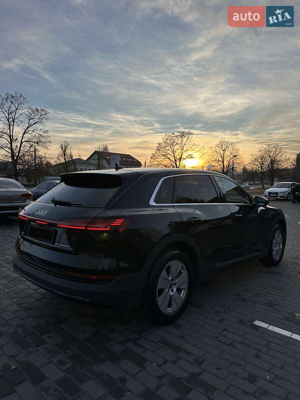 Внедорожник / Кроссовер Audi e-tron 2021 в Киеве
