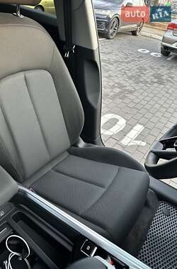 Внедорожник / Кроссовер Audi e-tron 2021 в 