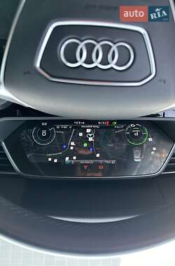 Внедорожник / Кроссовер Audi e-tron 2021 в 