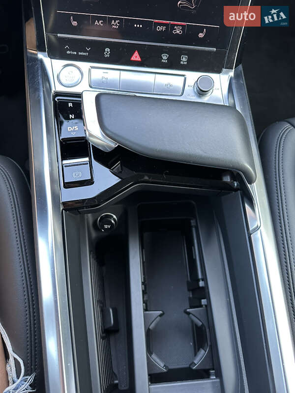 Позашляховик / Кросовер Audi e-tron 2019 в Ужгороді