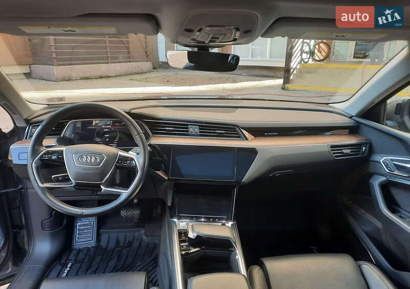 Внедорожник / Кроссовер Audi e-tron 2019 в Киеве