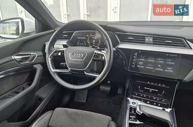 Позашляховик / Кросовер Audi e-tron 2020 в 