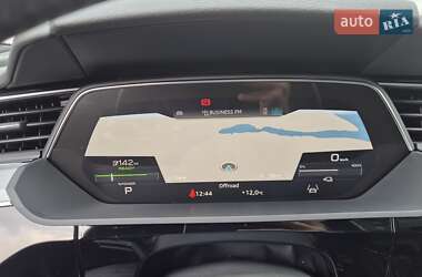Позашляховик / Кросовер Audi e-tron 2020 в 