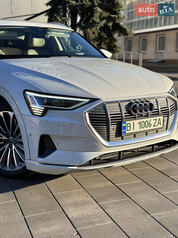 Внедорожник / Кроссовер Audi e-tron 2019 в Полтаве
