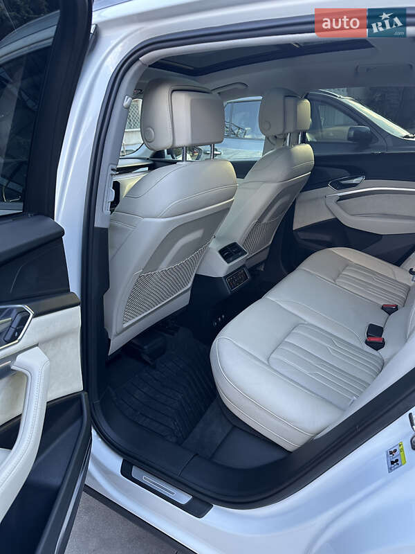 Внедорожник / Кроссовер Audi e-tron 2019 в Полтаве