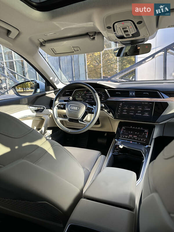 Внедорожник / Кроссовер Audi e-tron 2019 в Полтаве