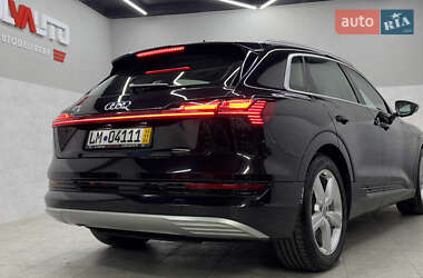 Позашляховик / Кросовер Audi e-tron 2020 в Сваляві