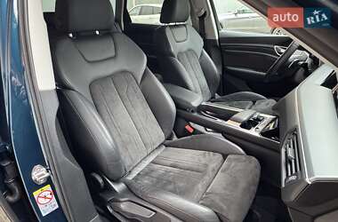 Внедорожник / Кроссовер Audi e-tron 2020 в 