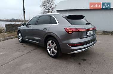 Внедорожник / Кроссовер Audi e-tron 2019 в 