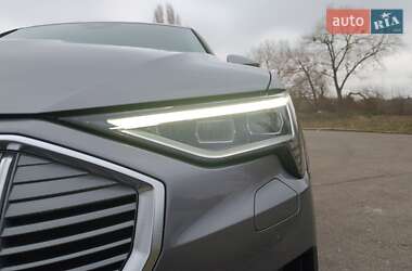 Внедорожник / Кроссовер Audi e-tron 2019 в 