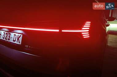 Внедорожник / Кроссовер Audi e-tron 2019 в 
