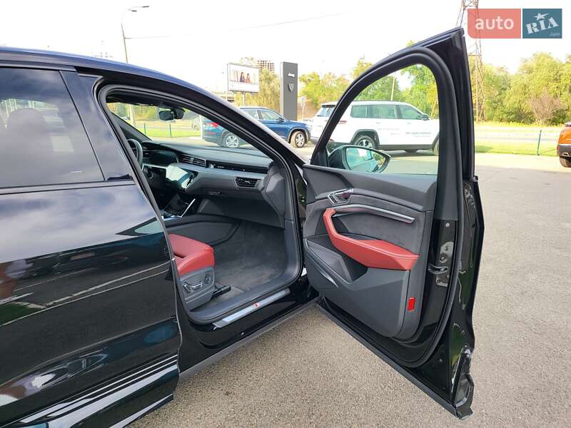 Внедорожник / Кроссовер Audi e-tron 2022 в Киеве