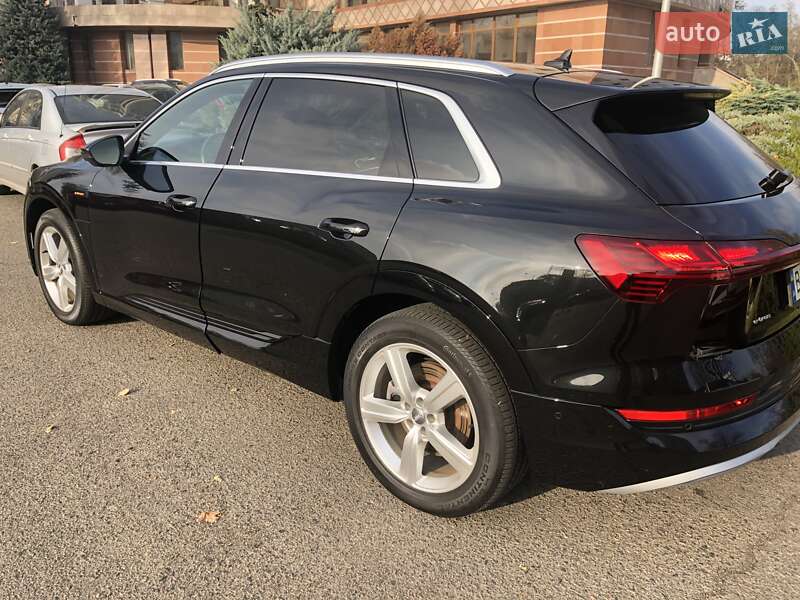 Внедорожник / Кроссовер Audi e-tron 2019 в Одессе