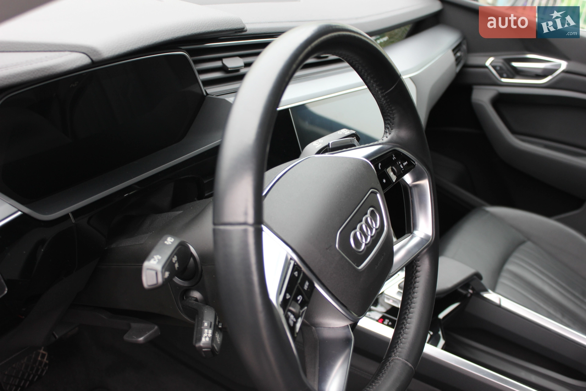 2019 Audi e-tron - мініатюра 32