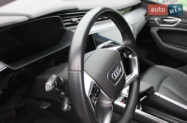 Внедорожник / Кроссовер Audi e-tron 2020 в 