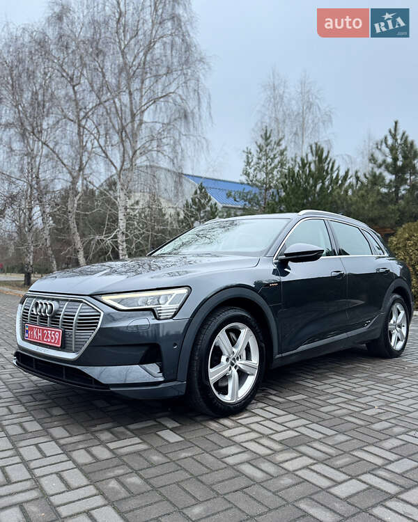 Audi e-tron 2019