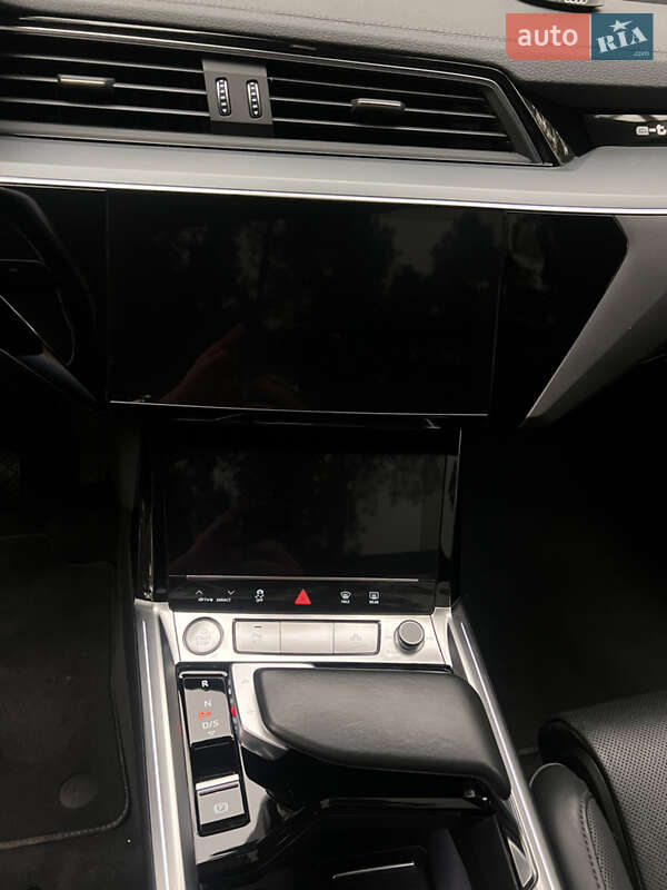 Позашляховик / Кросовер Audi e-tron 2019 в Львові