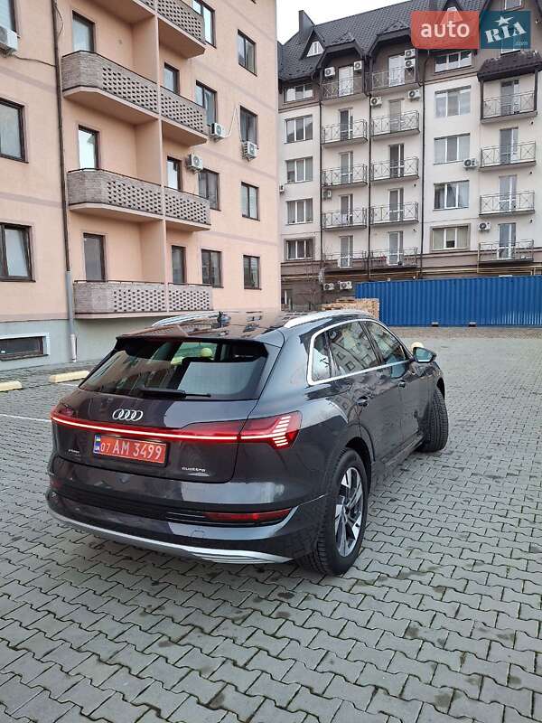 Внедорожник / Кроссовер Audi e-tron 2020 в Ужгороде