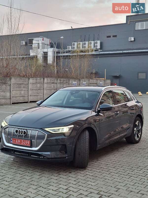 Внедорожник / Кроссовер Audi e-tron 2020 в Ужгороде