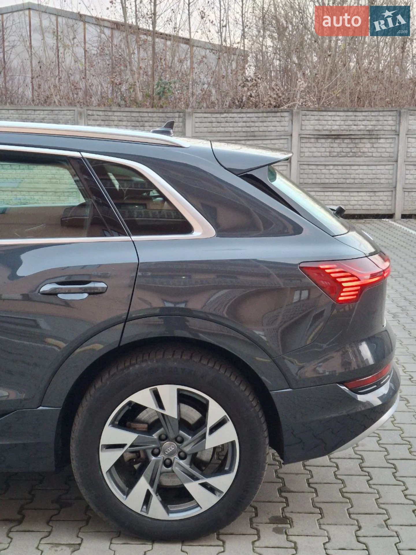 2020 Audi e-tron - мініатюра 5