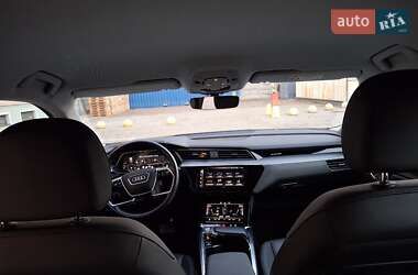 Внедорожник / Кроссовер Audi e-tron 2020 в 