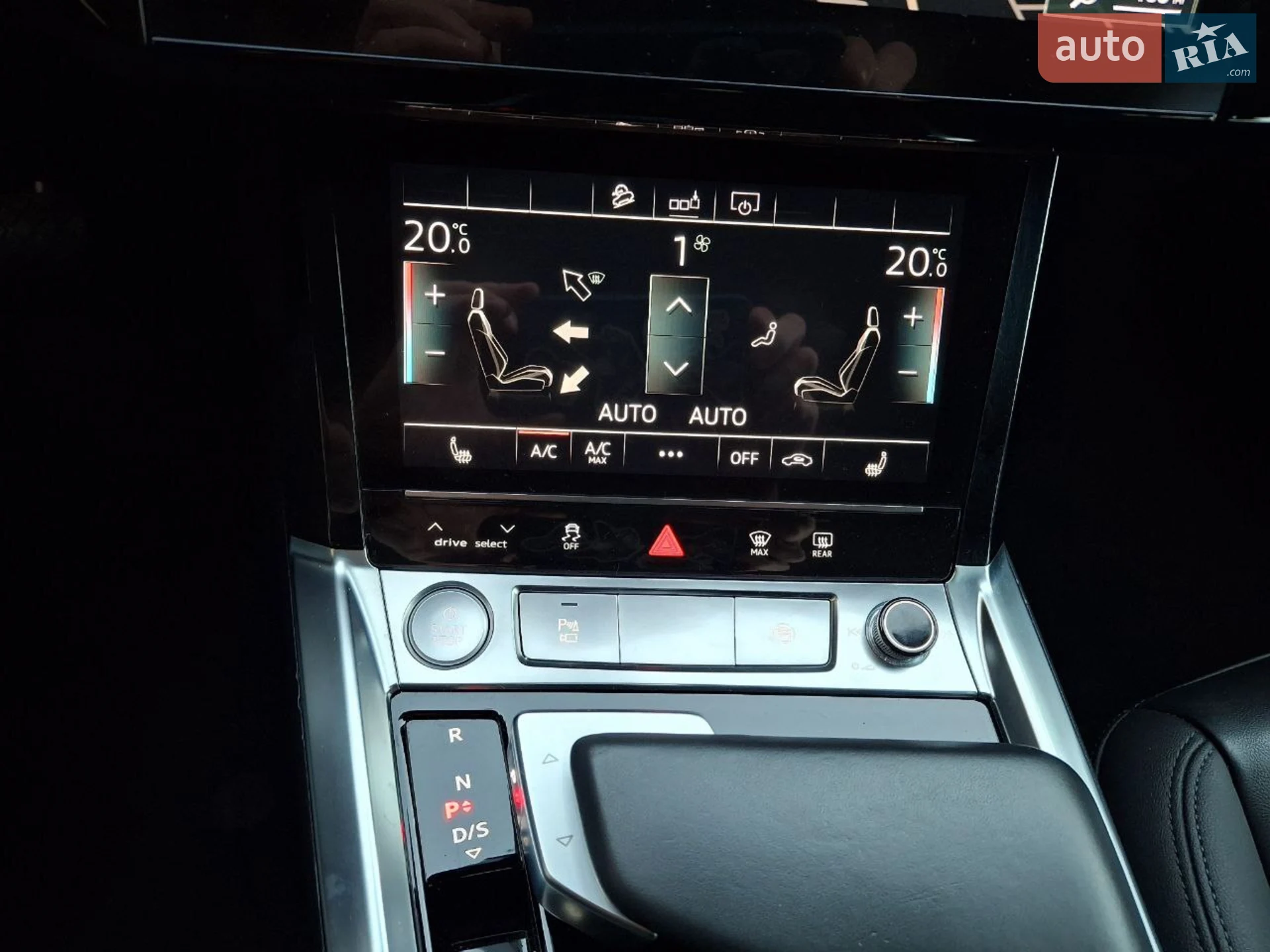 2020 Audi e-tron - мініатюра 26