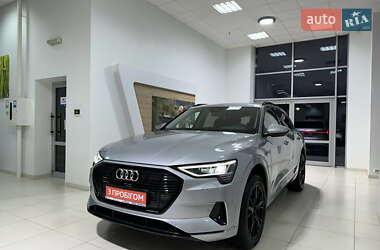 Внедорожник / Кроссовер Audi e-tron 2020 в 
