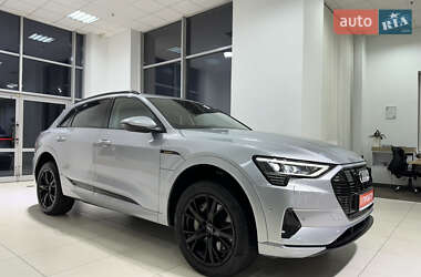 Внедорожник / Кроссовер Audi e-tron 2020 в 