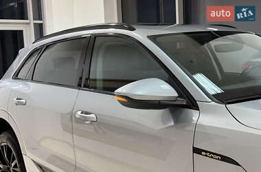 Внедорожник / Кроссовер Audi e-tron 2020 в 