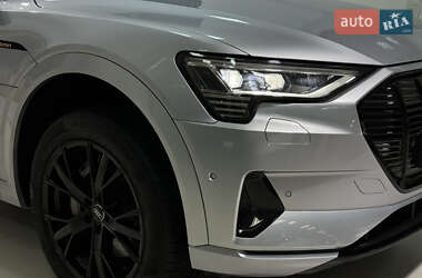 Внедорожник / Кроссовер Audi e-tron 2020 в 