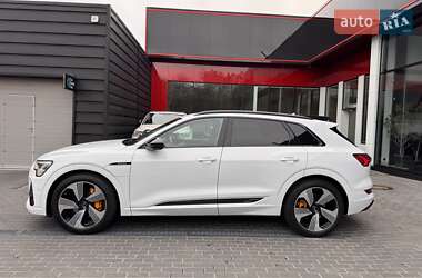 Внедорожник / Кроссовер Audi e-tron 2021 в 