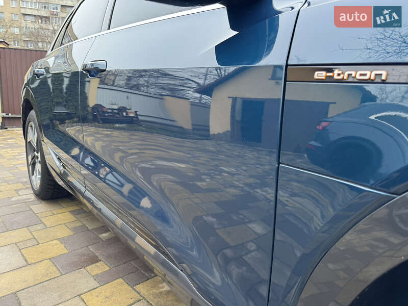 Позашляховик / Кросовер Audi e-tron 2020 в Львові фото 24 Позашляховик / Кросовер Audi e-tron 2020 в Львові