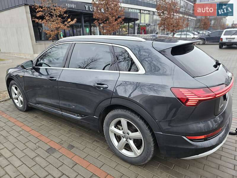Позашляховик / Кросовер Audi e-tron 2020 в Ужгороді