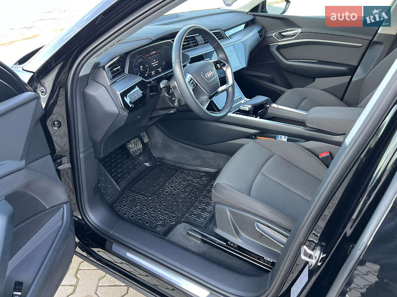 Позашляховик / Кросовер Audi e-tron 2022 в Чернівцях