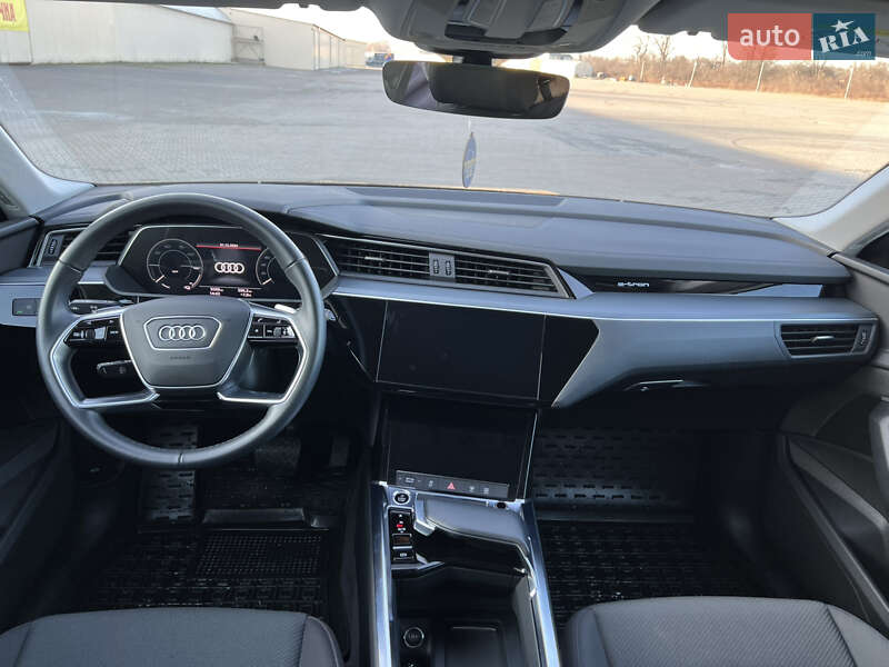 Позашляховик / Кросовер Audi e-tron 2022 в Чернівцях