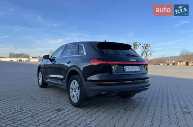 Внедорожник / Кроссовер Audi e-tron 2022 в 