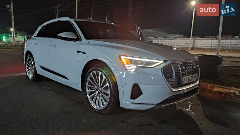 Позашляховик / Кросовер Audi e-tron 2019 в Бучі