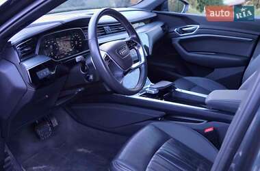 Внедорожник / Кроссовер Audi e-tron 2019 в 