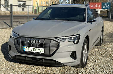 Внедорожник / Кроссовер Audi e-tron 2019 в 